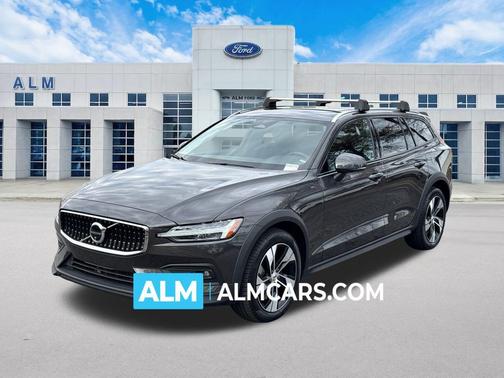 2024 Volvo V60 Cross Country B5 Plus