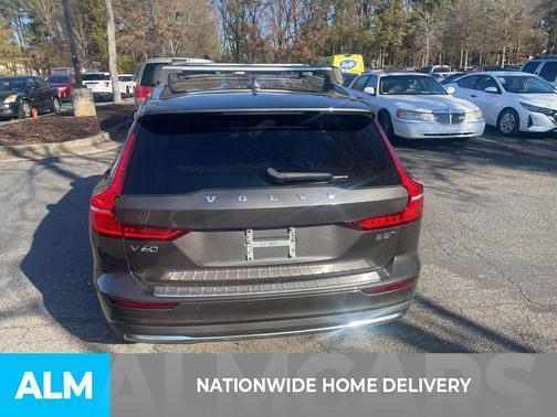 2024 Volvo V60 Cross Country B5 Plus