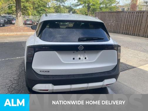 2025 Nissan Kicks SV