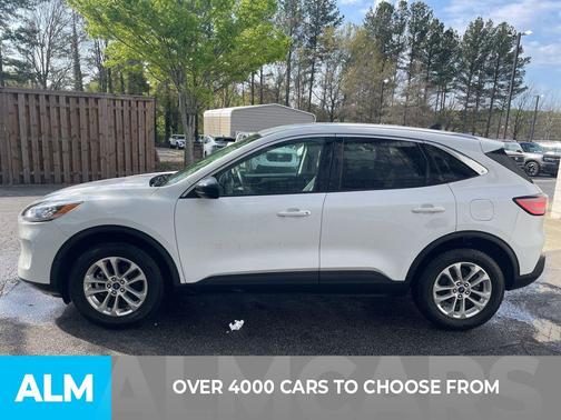 OXFORD WHITE 2022 Ford Escape SE