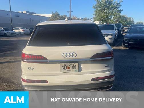 2024 Audi Q7 45 Premium Plus