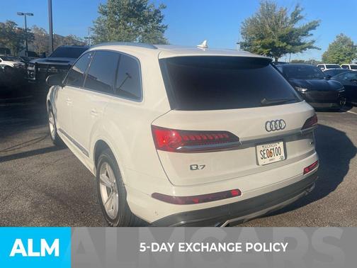 2024 Audi Q7 45 Premium Plus