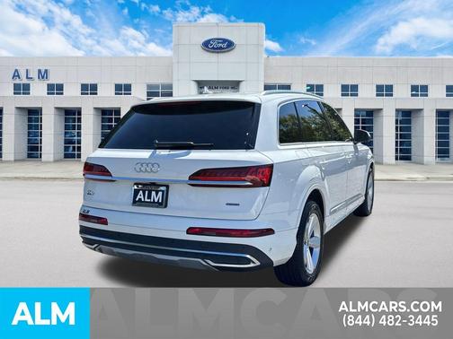 2024 Audi Q7 45 Premium Plus