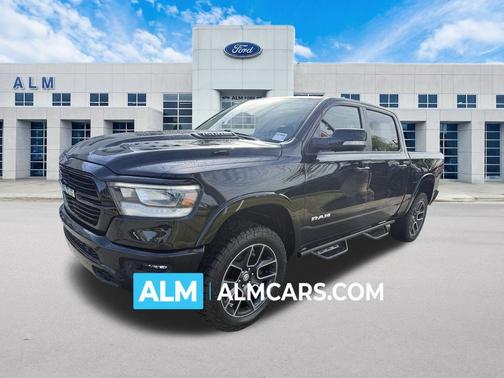 Diamond Black Crystal Pearlcoat 2020 RAM 1500 Laramie