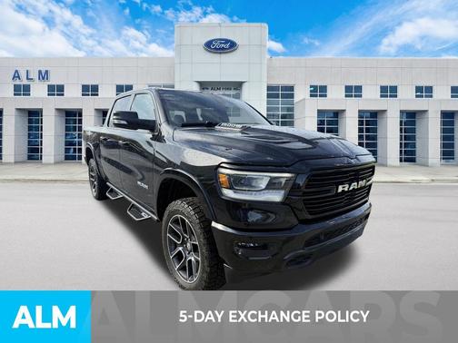 Diamond Black Crystal Pearlcoat 2020 RAM 1500 Laramie