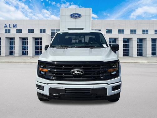 OXFORD WHITE 2026 Ford F-150 XLT