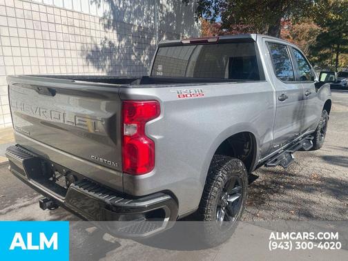 2022 Chevrolet Silverado 1500 Custom Trail Boss