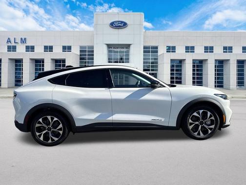 2025 Ford Mustang Mach-E Select