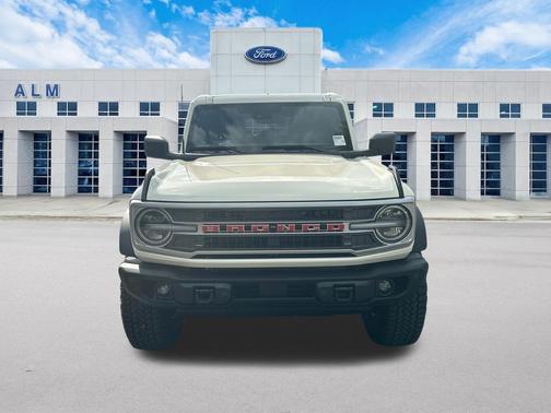 Wimbledon White 2026 Ford Bronco Outer Banks