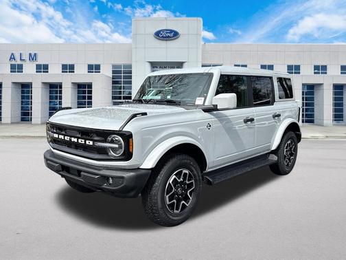 2026 Ford Bronco Outer Banks