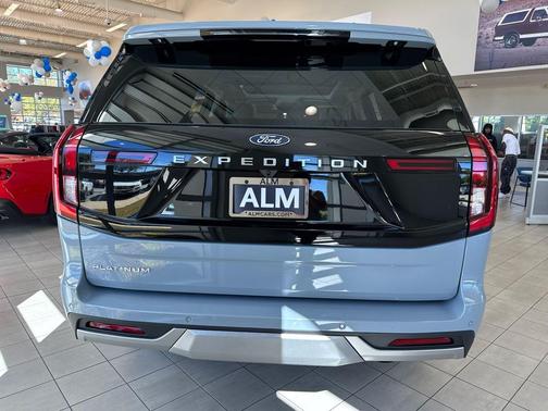 2025 Ford Expedition Platinum