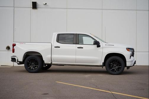 2022 Chevrolet Silverado 1500 Custom