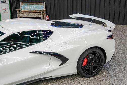 Arctic White 2026 Chevrolet Corvette Stingray w/1LT