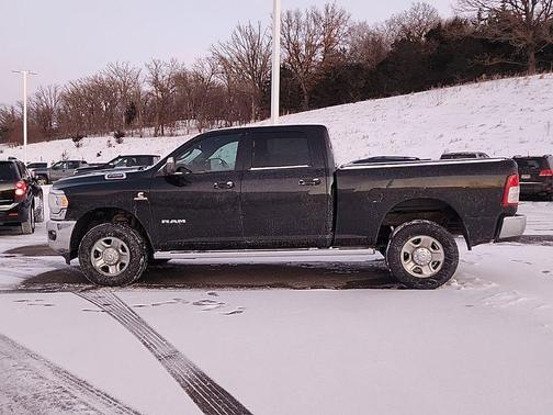 2019 RAM 2500 Tradesman Crew Cab 4x4 6'4' Box