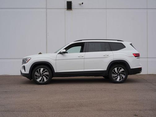 2025 Volkswagen Atlas 2.0T SE w/Technology 4MOTION