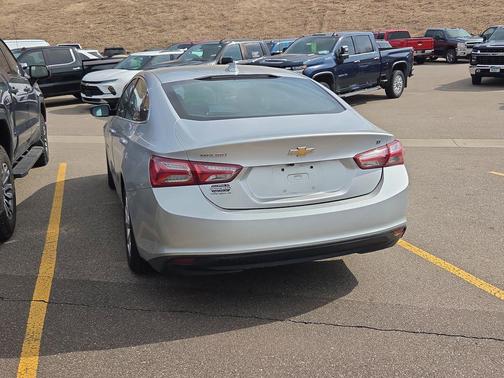 Silver Ice Metallic 2020 Chevrolet Malibu FWD LT