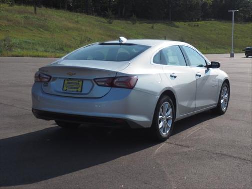 Silver Ice Metallic 2020 Chevrolet Malibu FWD LT