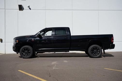 2019 RAM 3500 Laramie Crew Cab 4x4 8' Box