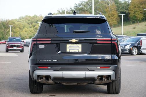 2025 Chevrolet Traverse LT