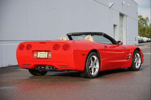 2000 Chevrolet Corvette Base