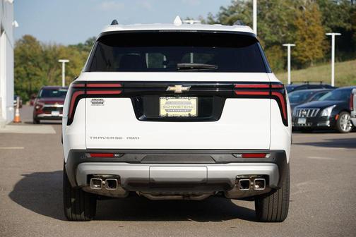 2025 Chevrolet Traverse LT
