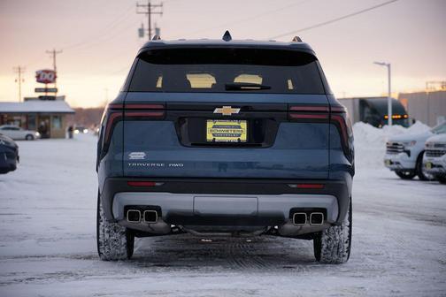 2025 Chevrolet Traverse LT