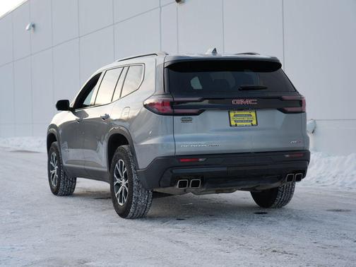 2024 GMC Acadia AWD AT4