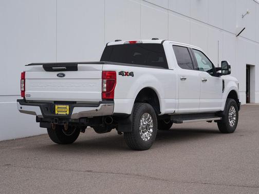 Oxford White 2022 Ford F-350 XLT