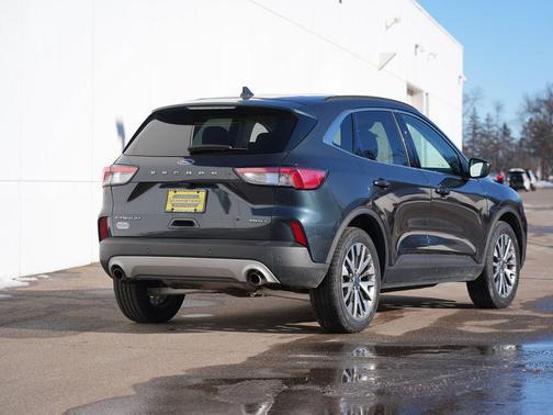 2022 Ford Escape Titanium