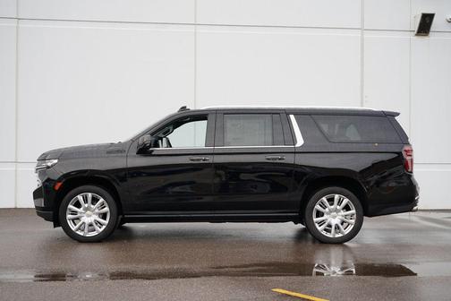 2023 Chevrolet Suburban 4WD High Country
