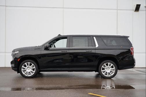 2023 Chevrolet Suburban 4WD High Country