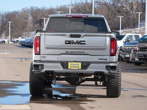 2024 GMC Sierra 1500 AT4