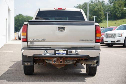 2001 Chevrolet Silverado 2500 LS H/D Crew Cab