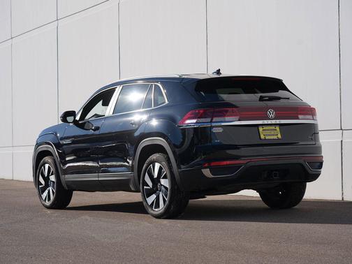 2025 Volkswagen Atlas Cross Sport 2.0T SE w/Technology 4MOTION