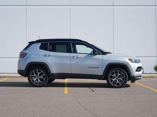 Silver Zynith Metallic Clearcoat 2025 Jeep Compass Limited