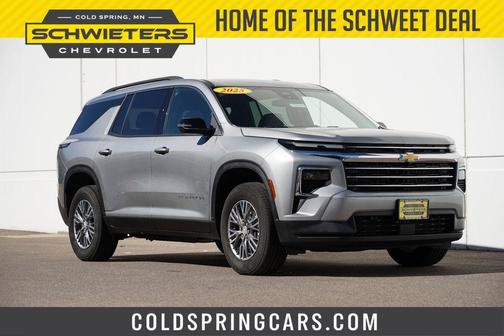 2025 Chevrolet Traverse LT