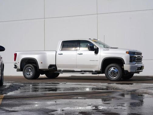 2022 Chevrolet Silverado 3500 High Country