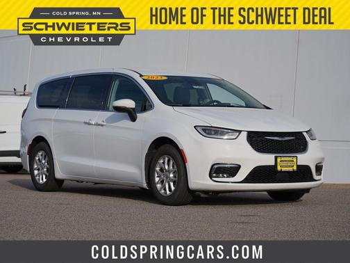 Bright White Clearcoat 2023 Chrysler Pacifica Touring L