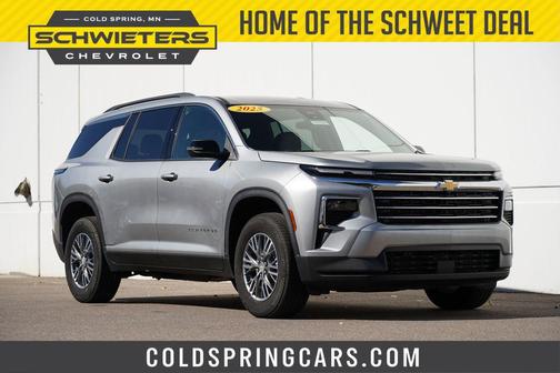 2025 Chevrolet Traverse LT