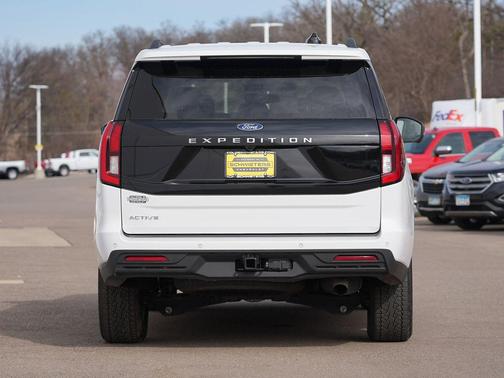 Oxford White 2025 Ford Expedition Active