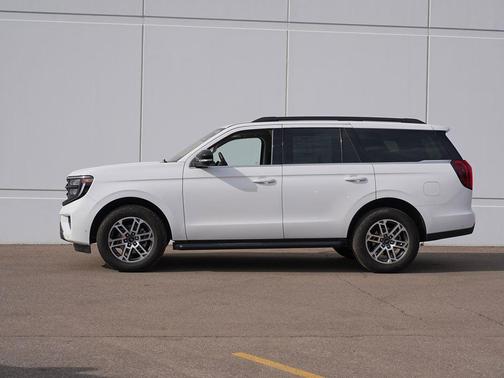 Oxford White 2025 Ford Expedition Active