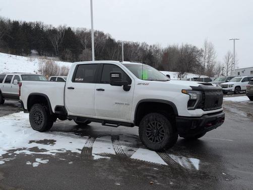 2024 Chevrolet Silverado 2500 4WD Crew Cab Standard Bed ZR2