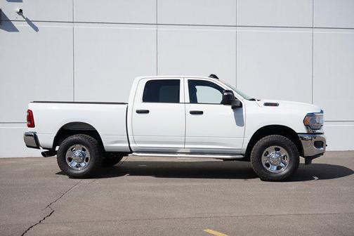 2024 RAM 2500 Tradesman Crew Cab 4x4 6'4' Box
