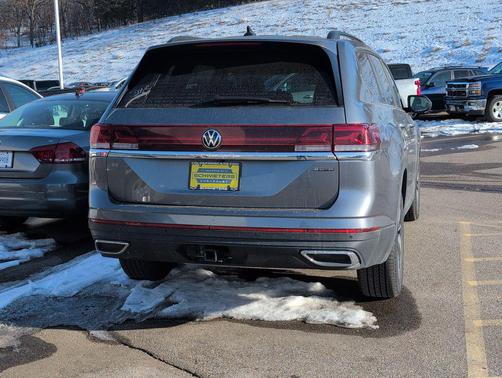 2025 Volkswagen Atlas 2.0T SE w/Technology 4MOTION