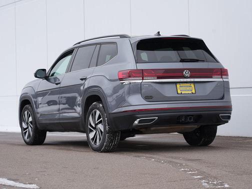 2025 Volkswagen Atlas 2.0T SE w/Technology 4MOTION