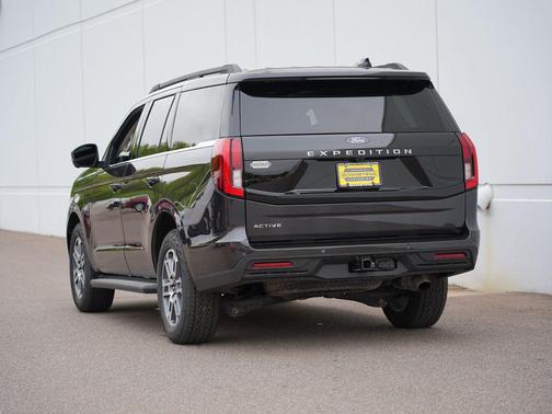 Gray 2025 Ford Expedition Active