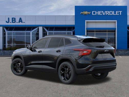 Mosaic Black Metallic 2026 Chevrolet Trax LT