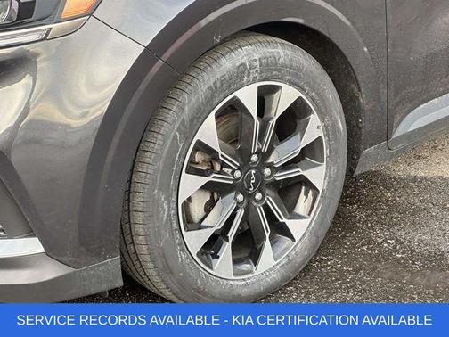 2024 Kia Carnival EX