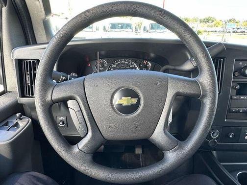 2025 Chevrolet Express 2500 RWD 2500 Regular Wheelbase WT