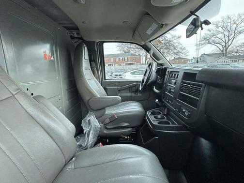 2020 Chevrolet Express 2500 RWD 2500 Regular Wheelbase WT